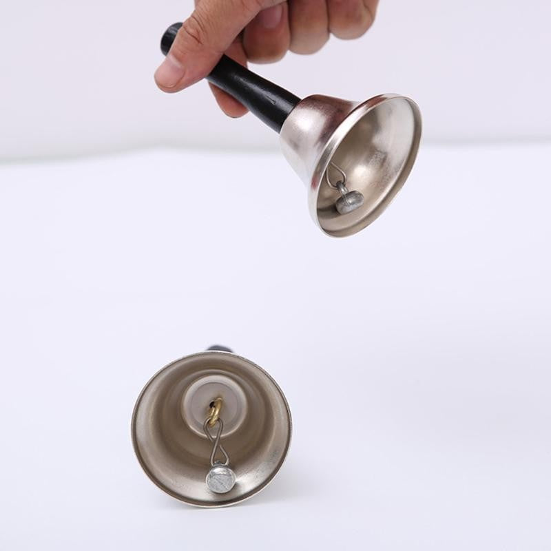 Clopoțel de mână argintiu metalic cu mâner din lemn – diametru 6,5 cm