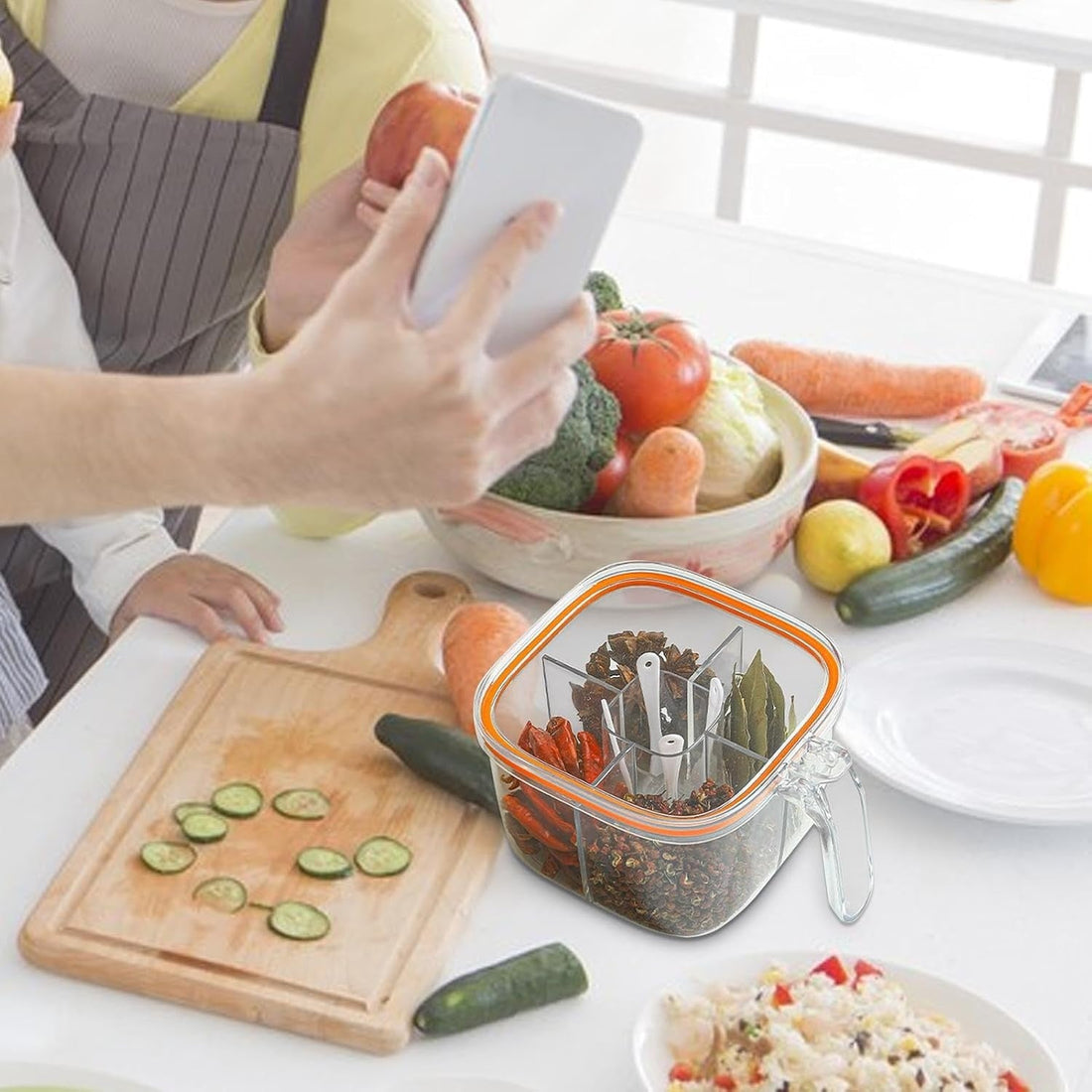 Cutie depozitare alimente cu 5 compartimente din plastic și silicon – etanșă și practică