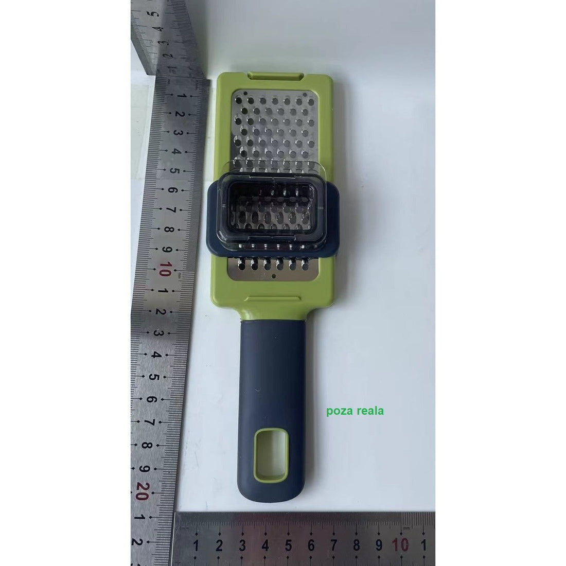 Răzătoare multifuncțională usturoi și brânză – compactă 20×6 cm, plastic ABS verde-gri