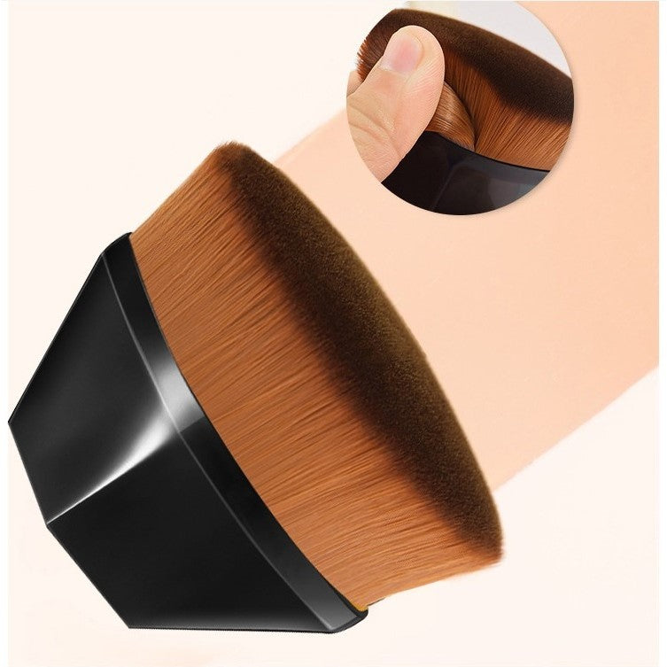 Pensulă kabuki plată pentru fond de ten – aplicare uniformă și finish natural