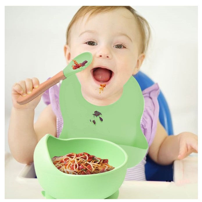 Set diversificare 10 piese din silicon și lemn – bol, farfurie, tacâmuri, cană cu ventuză, verde