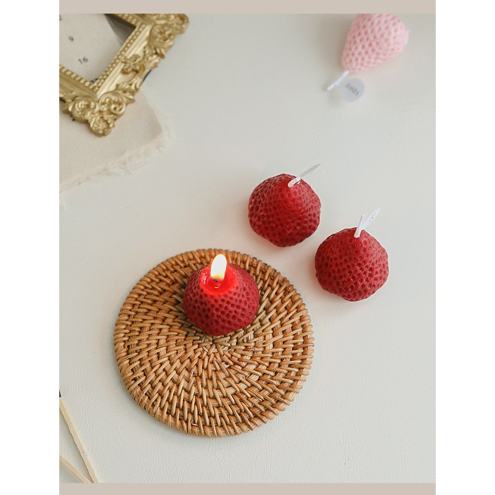 Set 4 Lumânări Parfumate Capsuni – Aromă Plăcută și Ardere 30 Min